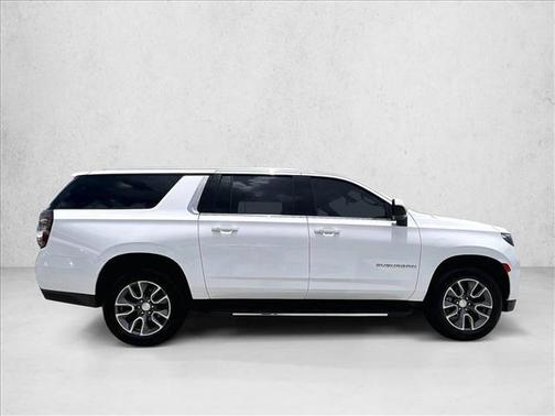 Summit White 2021 Chevrolet Suburban LT