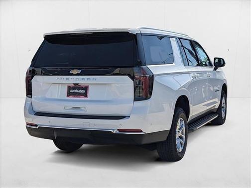 2025 Chevrolet Suburban LS