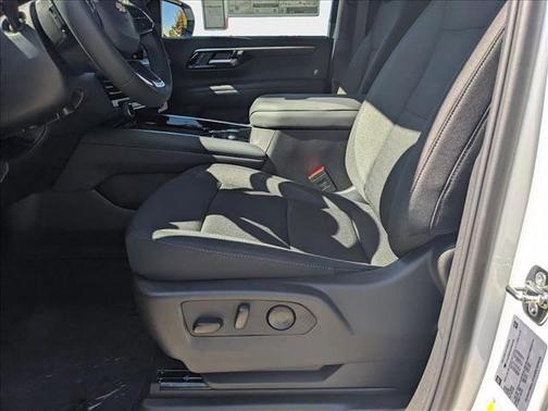 2025 Chevrolet Suburban LS