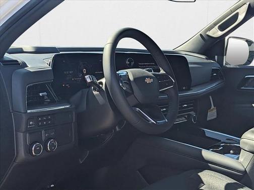 2025 Chevrolet Suburban LS