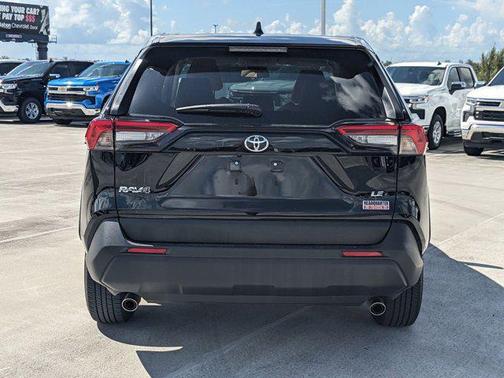 2025 Toyota RAV4 LE