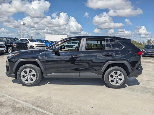 2025 Toyota RAV4 LE
