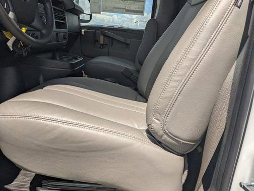 2025 Chevrolet Express 2500 RWD 2500 Regular Wheelbase WT