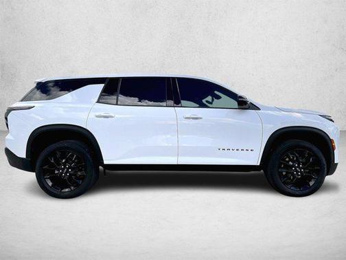 2024 Chevrolet Traverse LS