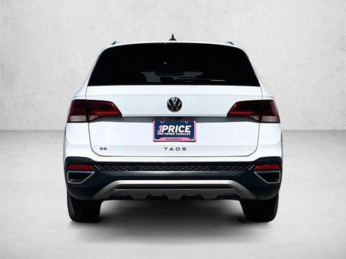 Pure White 2022 Volkswagen Taos 1.5T SE