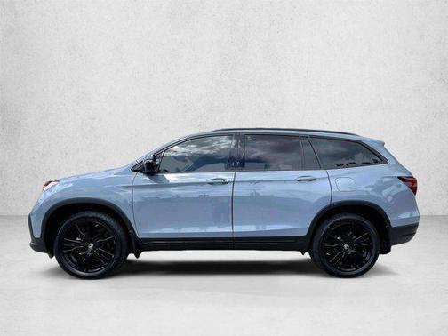 Silver/Gray 2022 Honda Pilot AWD Black Edition