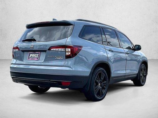 Silver/Gray 2022 Honda Pilot AWD Black Edition