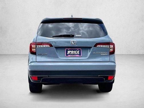 Silver/Gray 2022 Honda Pilot AWD Black Edition