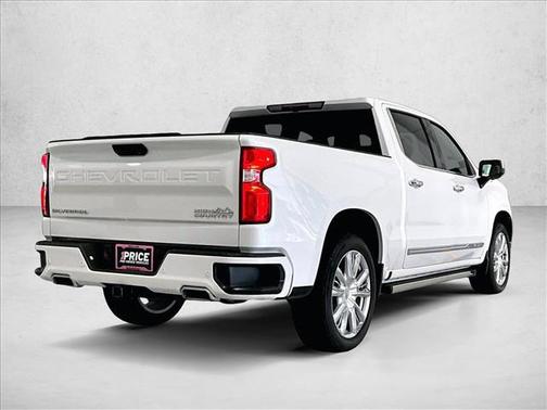 Iridescent Pearl Tricoat 2024 Chevrolet Silverado 1500 High Country