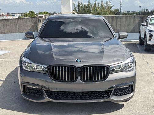 2019 BMW 740 740i