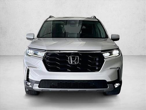 Platinum White Pearl 2023 Honda Pilot AWD Elite