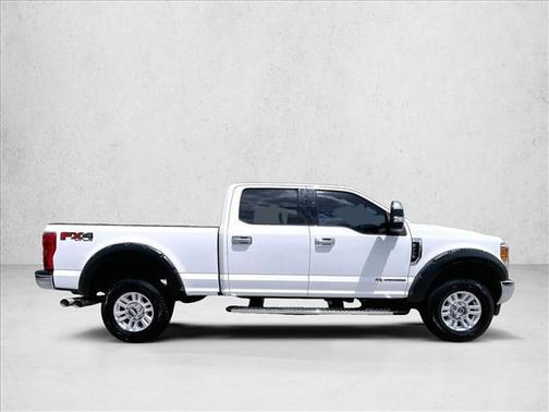 OXFORD WHITE 2017 Ford F-250 XLT