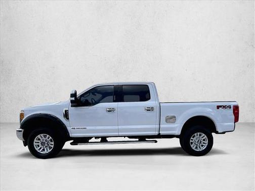 OXFORD WHITE 2017 Ford F-250 XLT