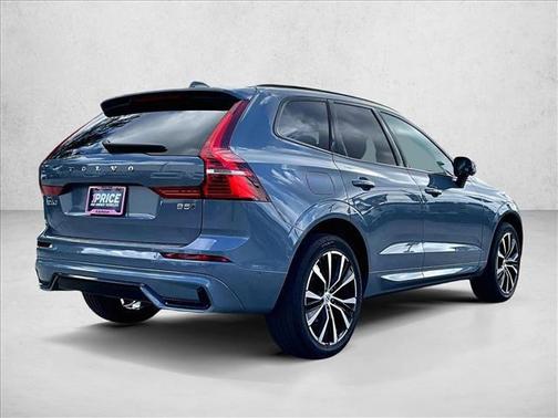 2024 Volvo XC60 B5 Plus Dark Theme