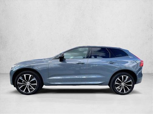 2024 Volvo XC60 B5 Plus Dark Theme