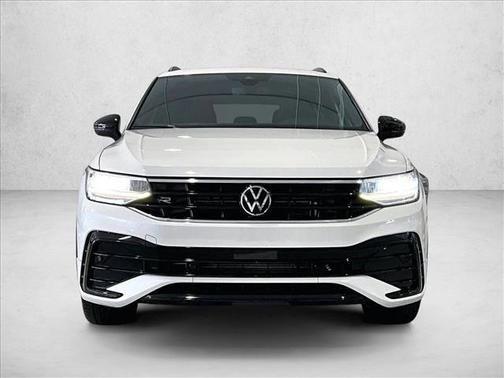 White 2024 Volkswagen Tiguan 2.0T SE R-Line Black