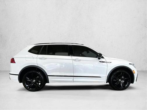 White 2024 Volkswagen Tiguan 2.0T SE R-Line Black