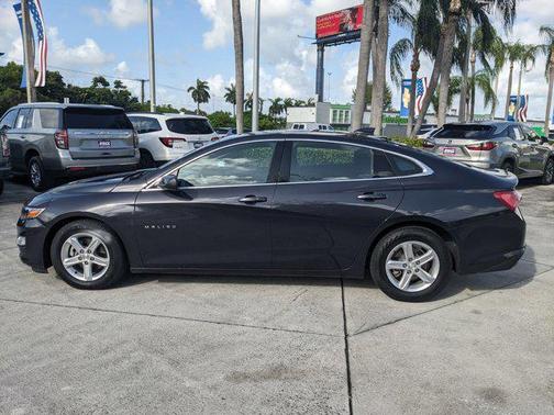 2022 Chevrolet Malibu FWD LT