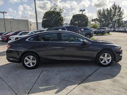 2022 Chevrolet Malibu FWD LT