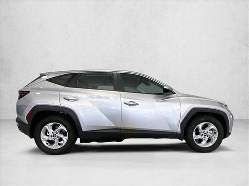 Shimmering Silver 2024 Hyundai TUCSON SE