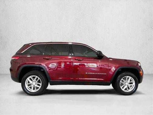 Velvet Red Pearlcoat 2023 Jeep Grand Cherokee Laredo
