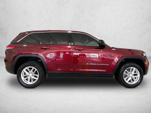 Velvet Red Pearlcoat 2023 Jeep Grand Cherokee Laredo