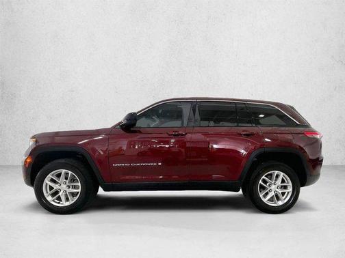 Velvet Red Pearlcoat 2023 Jeep Grand Cherokee Laredo