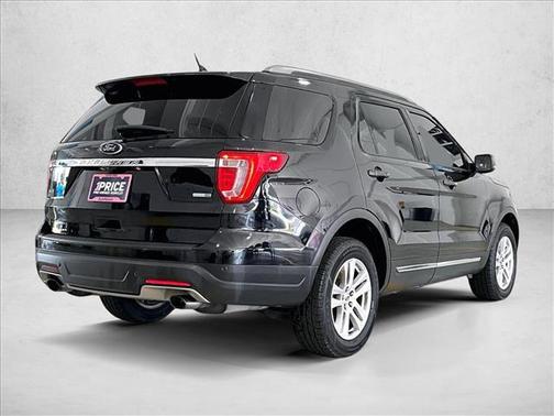 AGATE BLACK METALLIC 2019 Ford Explorer XLT