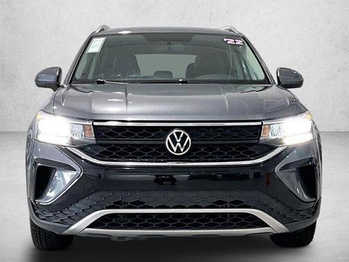 Gray 2022 Volkswagen Taos 1.5T SE