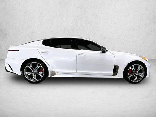Snow White Pearl 2018 Kia Stinger GT1