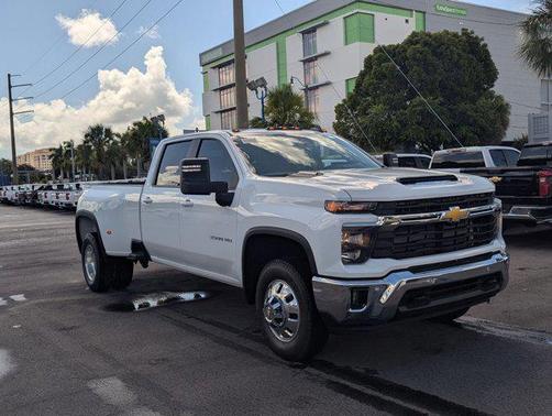 2025 Chevrolet Silverado 3500 LT