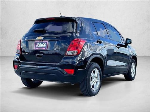 Mosaic Black Metallic 2022 Chevrolet Trax LS