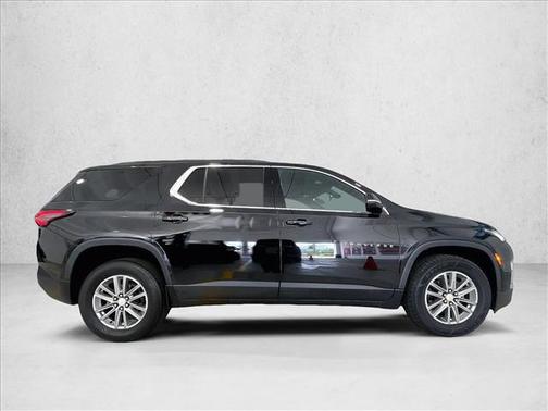 Mosaic Black Metallic 2023 Chevrolet Traverse LT Leather