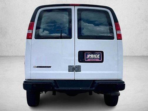 2022 Chevrolet Express 2500 RWD 2500 Regular Wheelbase WT