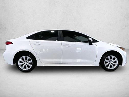 Ice Cap 2024 Toyota Corolla LE