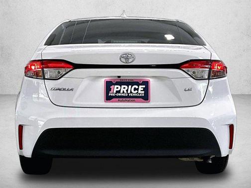 Ice Cap 2024 Toyota Corolla LE