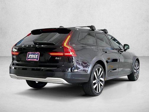 Onyx Black Metallic 2025 Volvo V90 Cross Country Plus, B6 AWD Gas (mild hybrid)