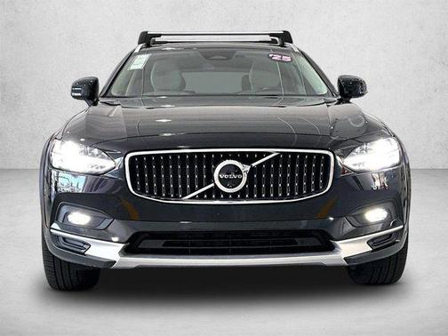 Onyx Black Metallic 2025 Volvo V90 Cross Country Plus, B6 AWD Gas (mild hybrid)