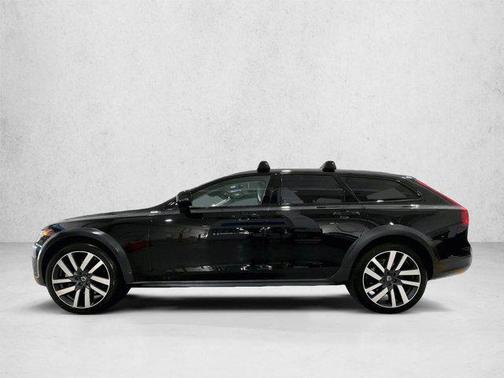 Onyx Black Metallic 2025 Volvo V90 Cross Country Plus, B6 AWD Gas (mild hybrid)