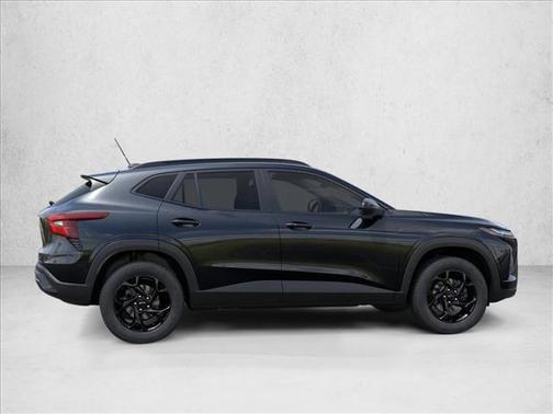 Mosaic Black Metallic 2026 Chevrolet Trax LT