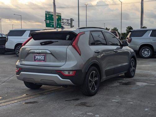 2023 Kia Niro EX