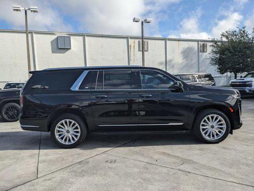 2023 Cadillac Escalade ESV Luxury