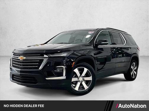 Mosaic Black Metallic 2022 Chevrolet Traverse LT Leather