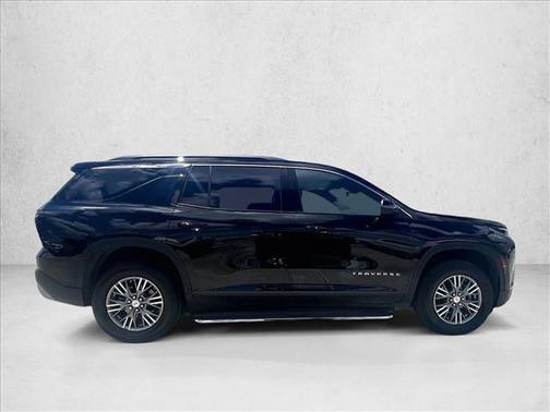 Mosaic Black Metallic 2025 Chevrolet Traverse LT