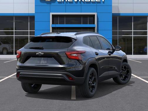 Mosaic Black Metallic 2026 Chevrolet Trax LT