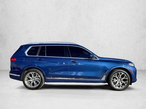 Phytonic Blue Metallic 2022 BMW X7 xDrive40i