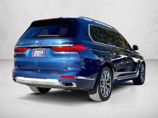 Phytonic Blue Metallic 2022 BMW X7 xDrive40i