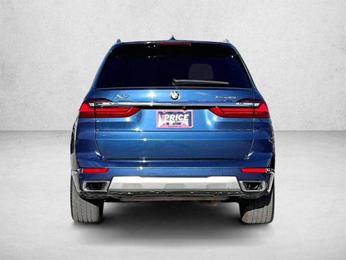 Phytonic Blue Metallic 2022 BMW X7 xDrive40i