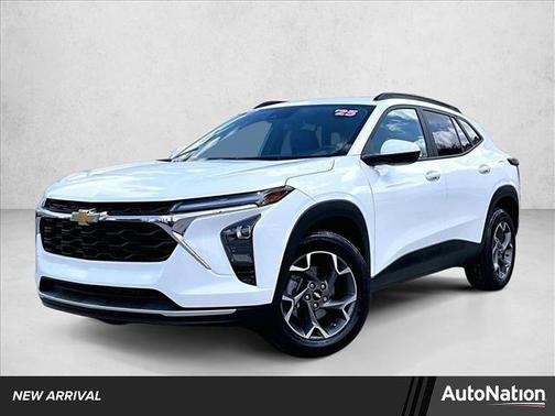 Summit White 2025 Chevrolet Trax LT