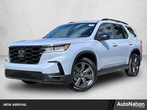 Sonic Gray Pearl 2025 Honda Pilot Sport